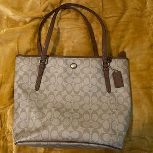 Like new Coach tote bag